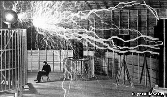 Никола Тесла в своей первой большой лаборатории в Колорадо